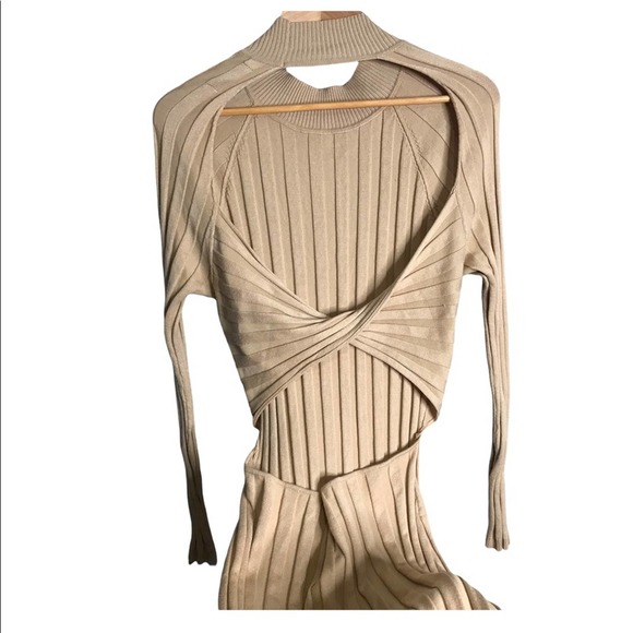 Missguided | Tall Crack The Dress Code High Neck twist Cut Out Back Maxi Dress - Picture 9 of 12